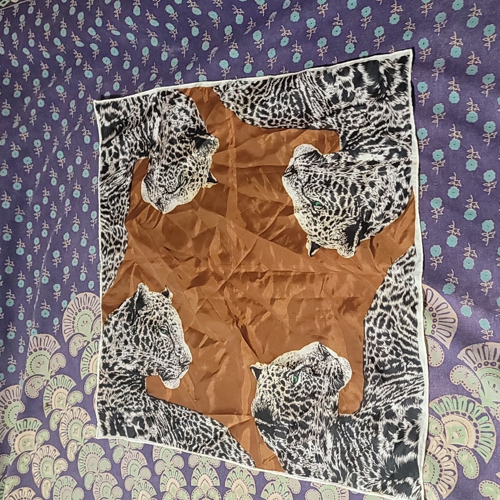 Fiercly Beautiful Vintage Cheetah Scarf